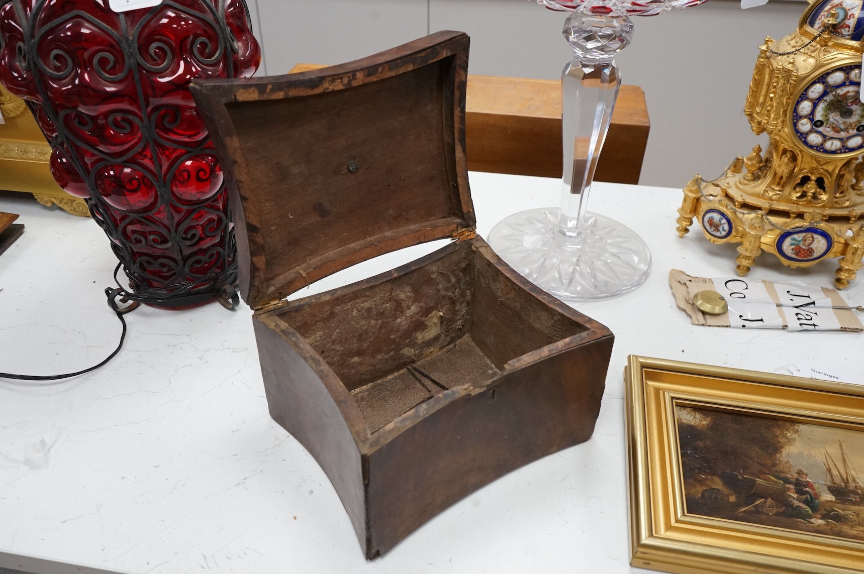 A George III mahogany box with concave sides, 21cm wide
